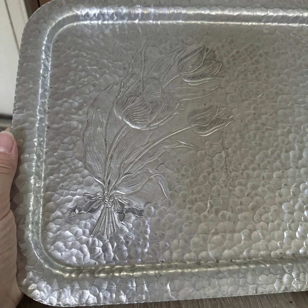 VTG Rodney Kent Hammered Aluminum Tulip Serving Tray #400 Hand Wrought Rimmed